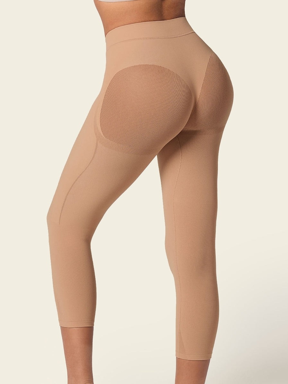 Leonisa - SmartShape Capri

Invisible High-Waisted Capri Shaper